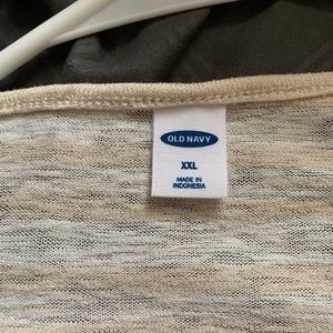 Old navy t shirt